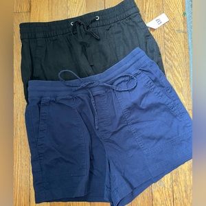 2 Pairs Women’s Gap XS shorts